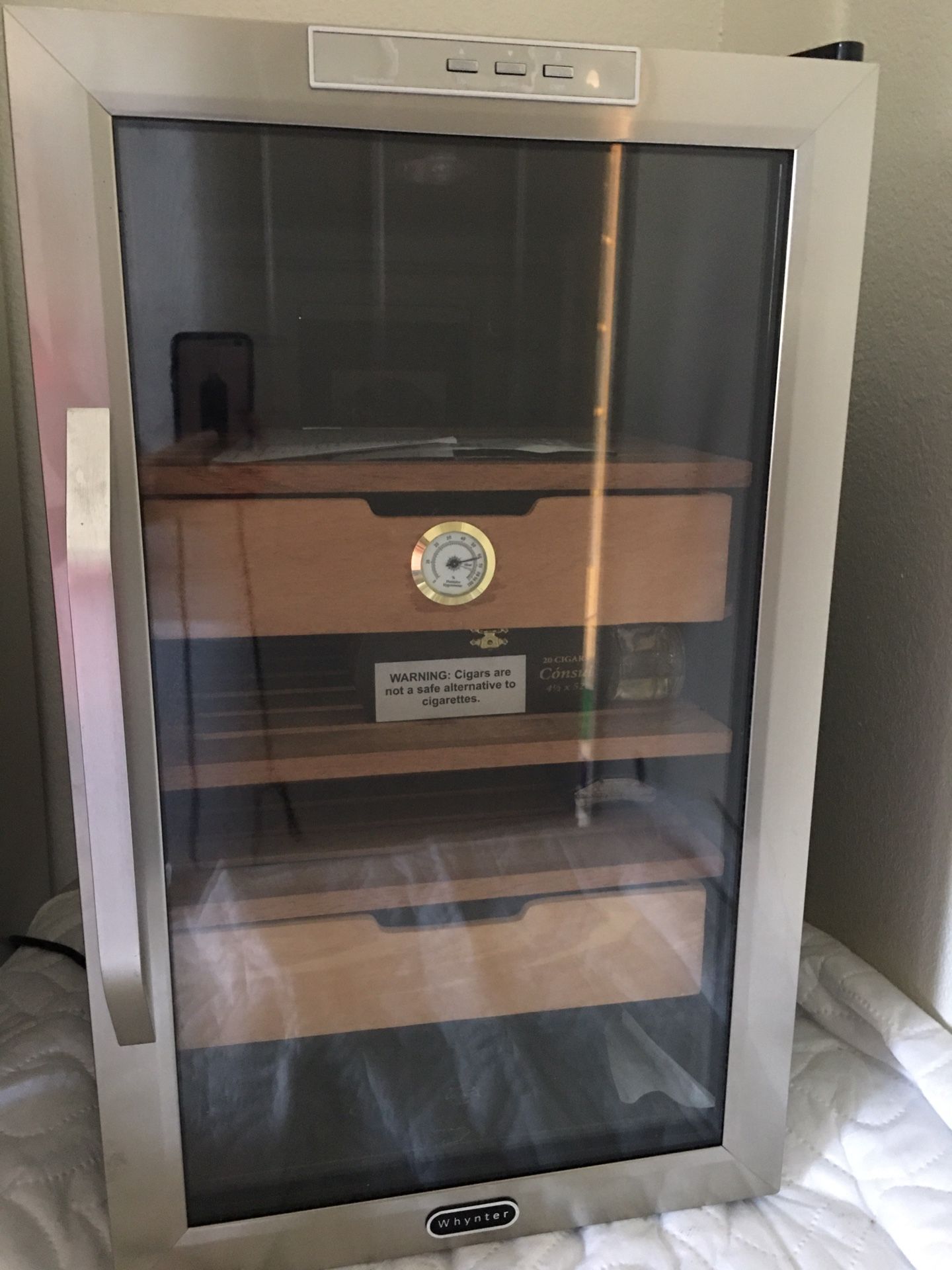 Whynter CHC-251S Stainless Steel 2.5 cu. ft. Cigar Humidor with Spanish Cedar Shelves