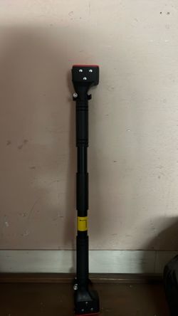 Door pull up bar