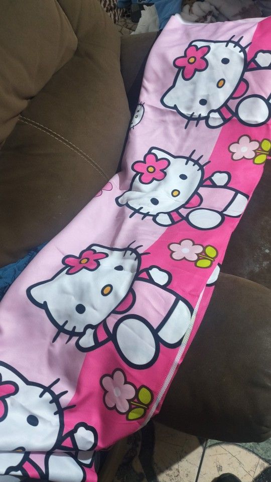 Manteles Hello Kitty Para Mesa De 6ft Rectangular 15 Cada Uno