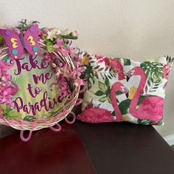 Beautiful wreath And Matching Dec Pillows “the Take me to Paradise”