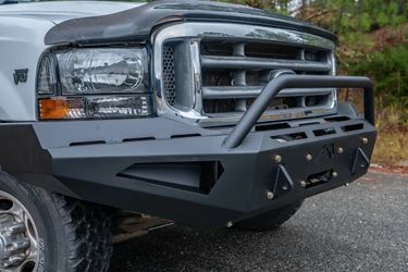 Fab Fours Bumper (Body) for 9904 F250/F350/F450/F550/0004 Excursion Red Steel Front w/ Prerunner Guard Bumper - Part #FS99-RS1662-1