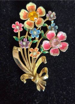 Vintage Coro, Adolf Katz, 1942, flower bouquet brooch,3.5"