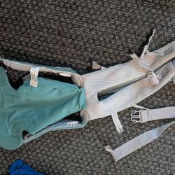 Infantino 4-in-1 Light And Airy Baby Carrier 