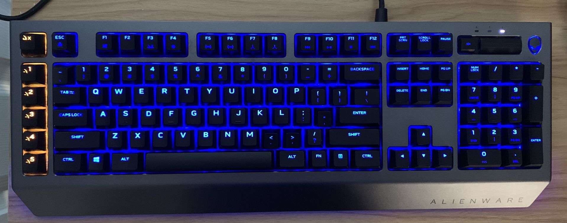 Dell Alienware Pro Gaming Mechanical Keyboard AW768 - AlienFX 16.8M RGB 13 zone-based Lighting - 15 programmable macro key functions, Silver
