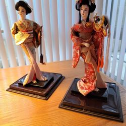 PAir Of Japanese Dolls