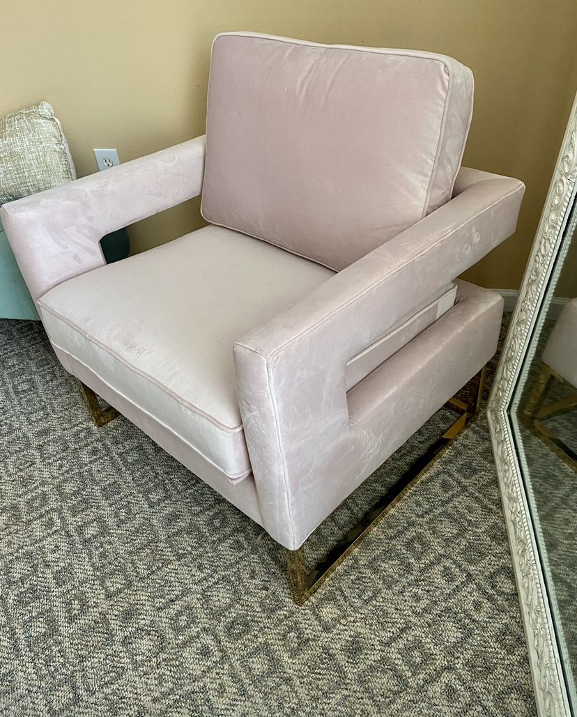 Oversized Pink Velvet Chair