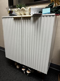 Nice White Credenza In Great Conditions.