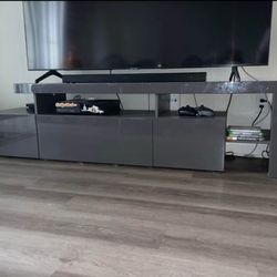 TV STAND 