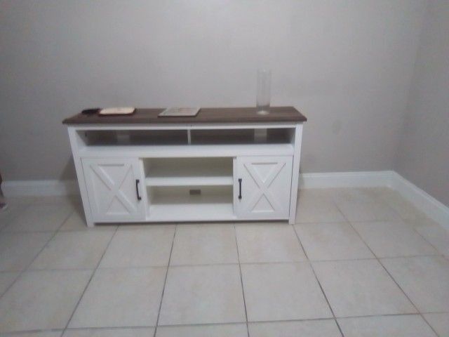 White Wooden Tv Stand 