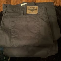 Men’s New Work Pants 2 Pair Both For 20.00  Size 42x 30 P