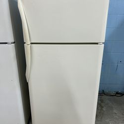 18 Cubic Foot Refrigerator 