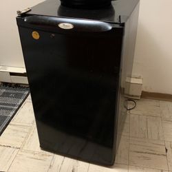 Compact Refrigerator