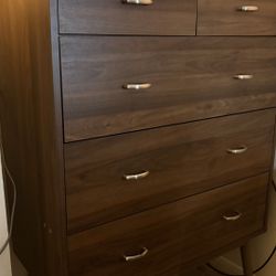 Mid-Century Modern 5-Drawer Dresser – Solid & Sturdy