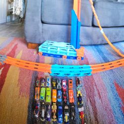 2 Hothweels Truck Hauler Storage With Cars 