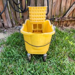 Side Press Wringer Combo Commercial Floor Cleaning Rectangular Mop Bucket on Wheels, 35-Quart, Yellow
