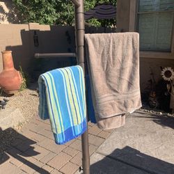 Pool Towel Rack