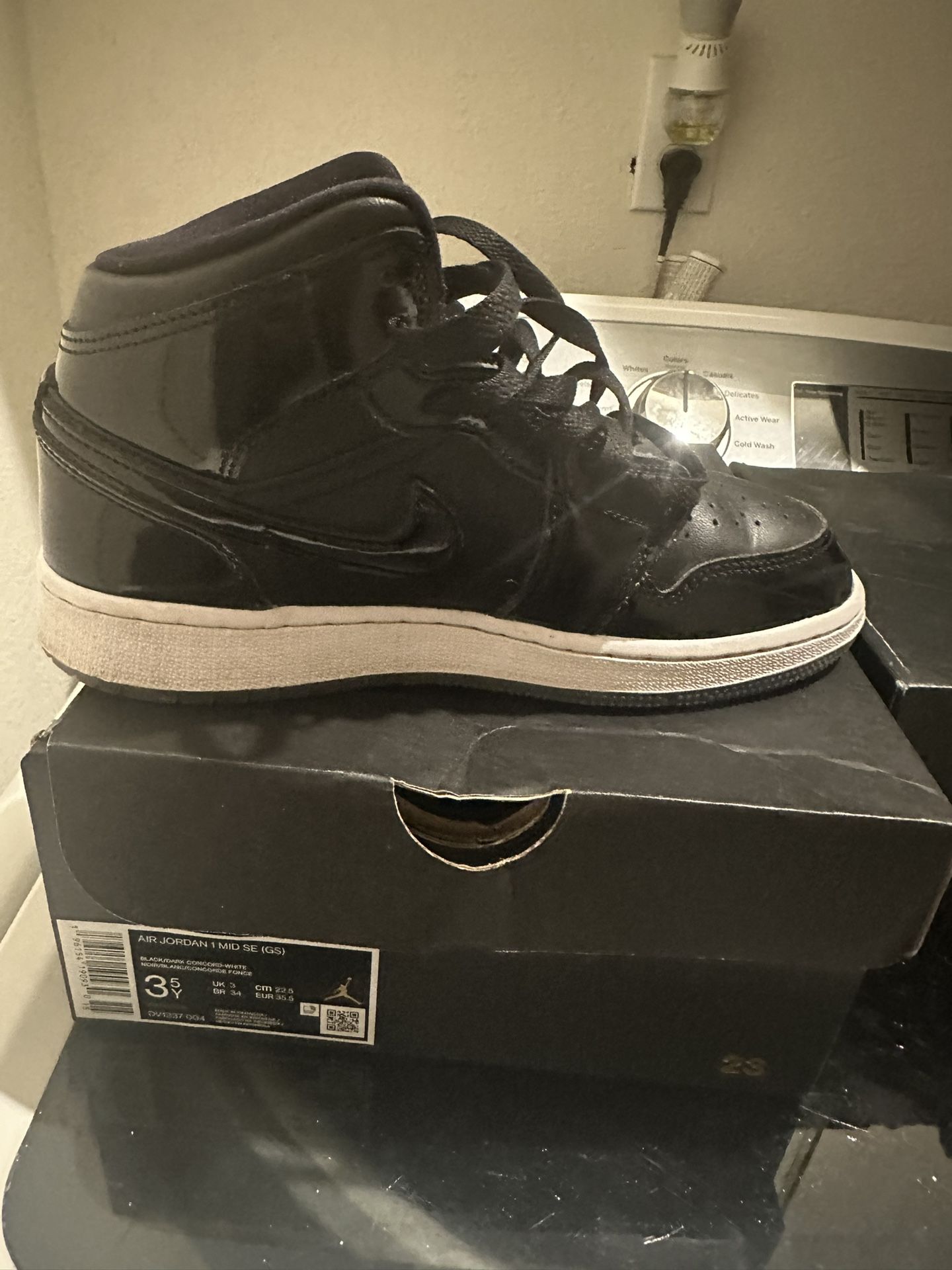 AIR JORDAN 1 MID SE