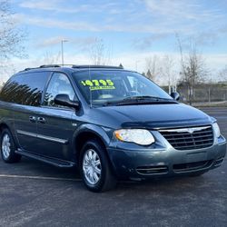 2006 Chrysler Town & Country