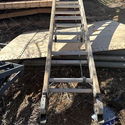24 Foot Fiberglass Ext Ladder