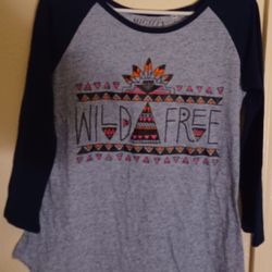 Ladies Juniors XL Graphic Shirt 