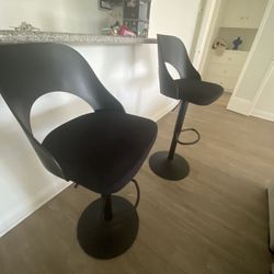 2 Bar Stools 