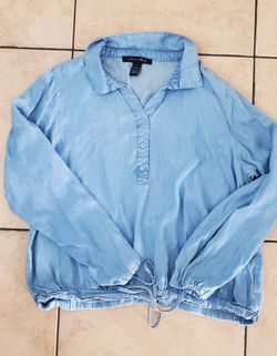 Junior Top. Size Large