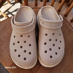 CROCS CLASSIC MEGA CRUSH CLOG -