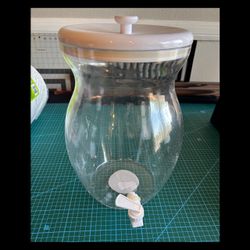 2.5 gal plastic beverage container