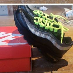 Nike air max 95 gs....size 5.5