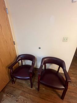Set of 2 Burgundy Leather Office Guest Armchairs⁠