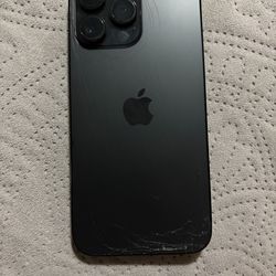 Vendo iPhone 14 Pro Max estrellado parte trasera funciona muy bien  liberado