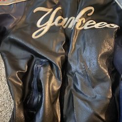 RARE! New York Yankees Genuine Leather Jacket (Size L) 
