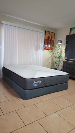 VERY NICE LIKE NEW QUEEN SIZE SLEEPYS HYBRID MATTRESS AND BOXSPRING FOR SALE! IN EXCELLENT CONDITION, FREE DELIVERY