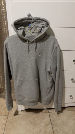 Men grey Nike hoodie