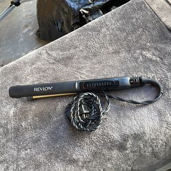 Revlon  hair straightener flat iron adjustable heat