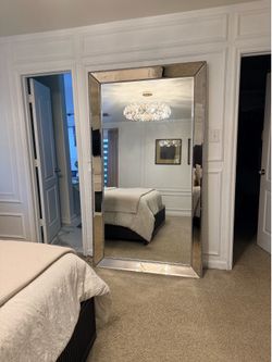 Floor mirror