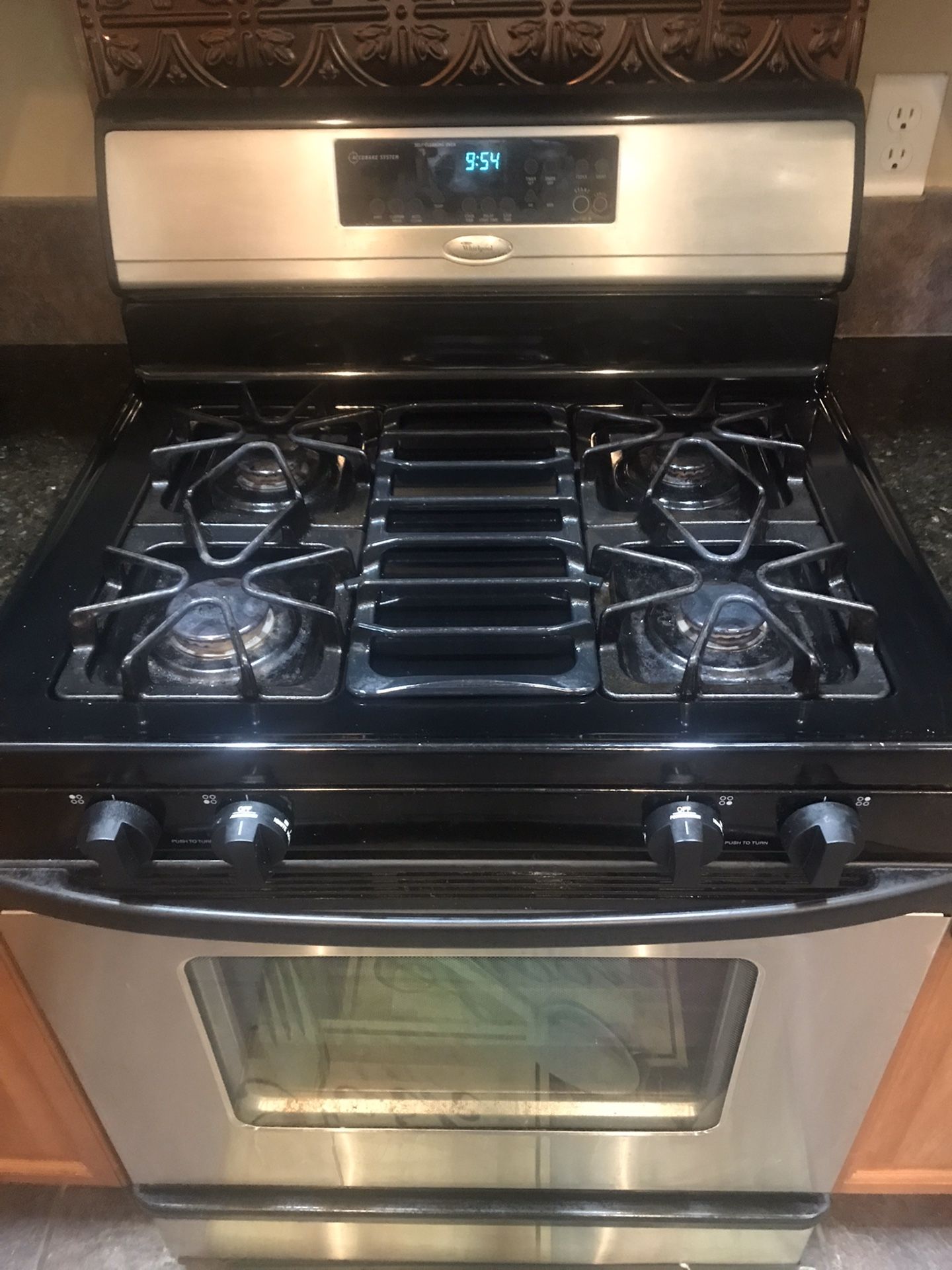 Whirlpool black stainless steel Gas self cleaning oven 30" for Sale in