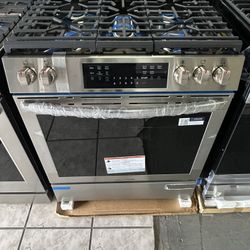 FRIGIDAIRE GALLERY SLIDE IN GAS RANGE!!! Air Fryer!!! STAINLESS STEEL BRAND NEW!!!5 Burners!!!!