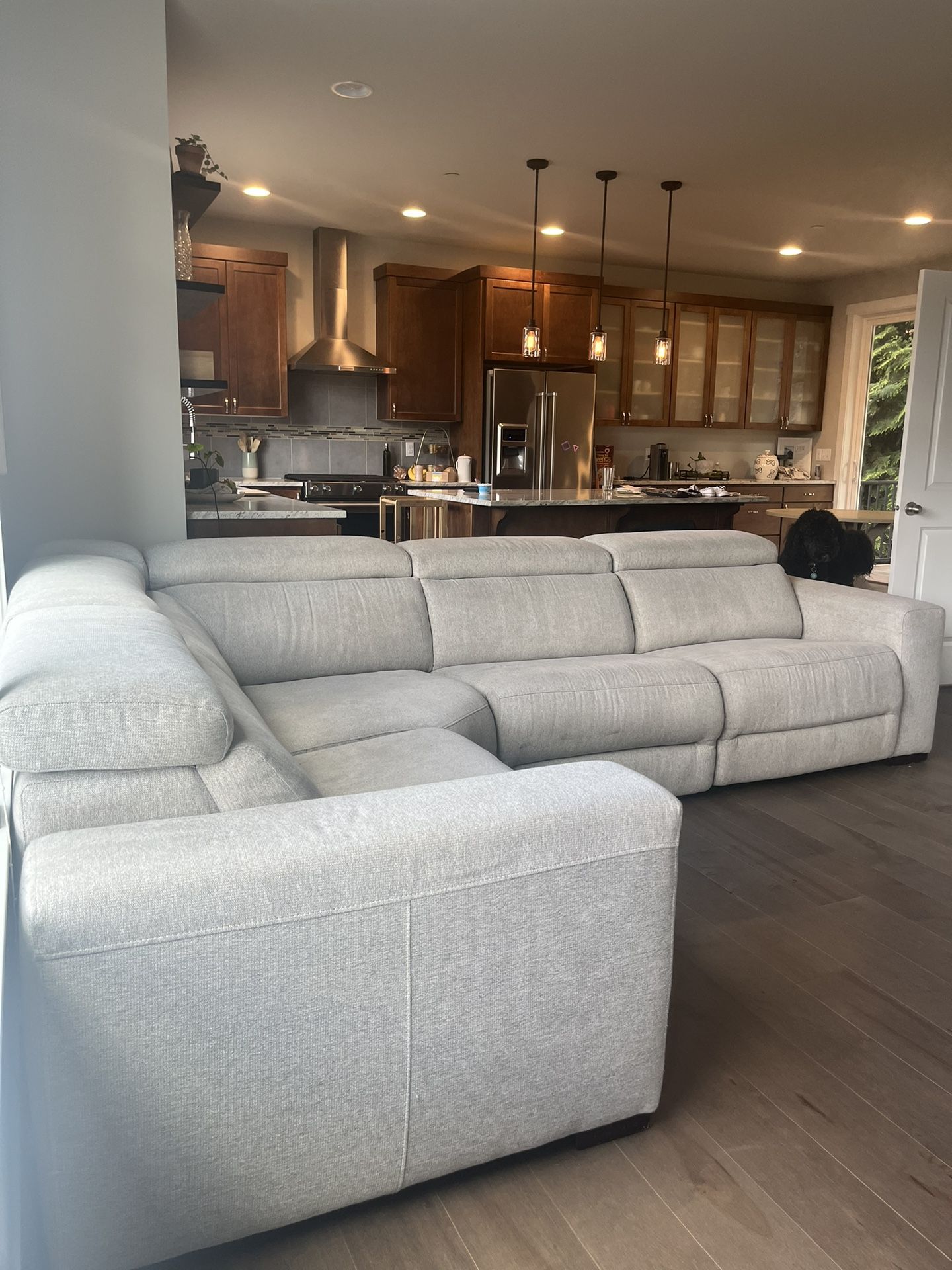Recliner sectional 