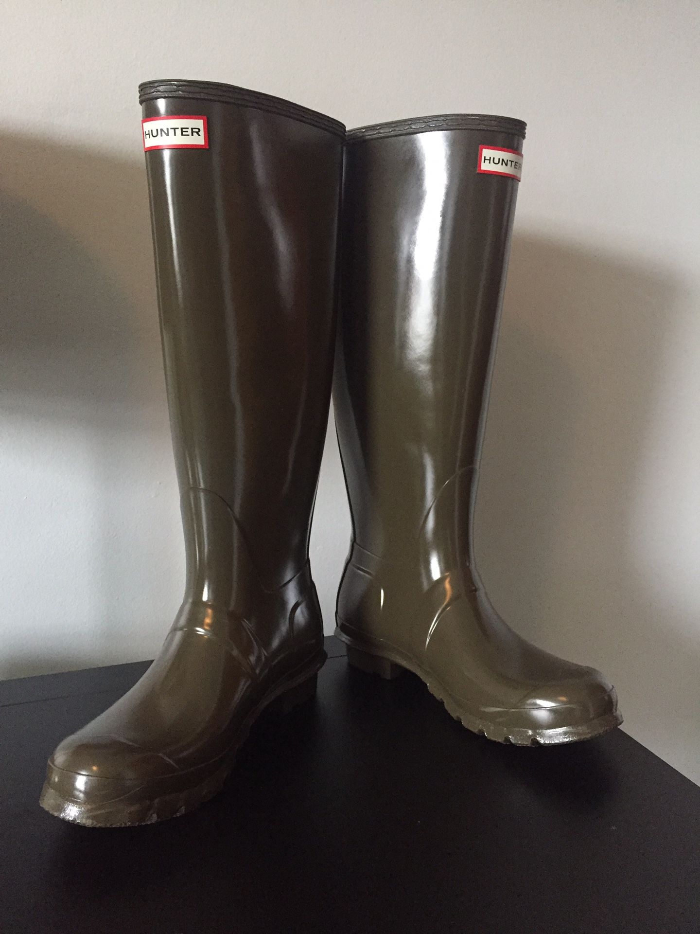 Women’s HUNTER TALL RAIN BOOT 👢 SIZE 8 ~ NEW NO BOX