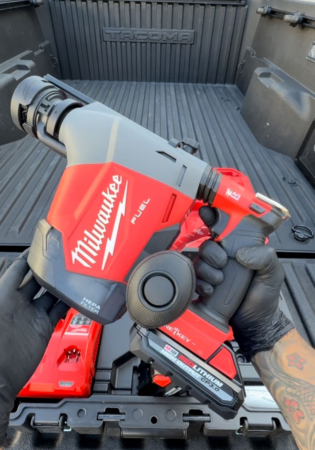 Brand New Milwaukee M18 FUEL™ Overhead Rotary Hammer Kit – Complete Set