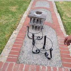 2 Metal Flower Pot And 2 Wood Stands