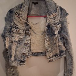 Short Ripped  Denim Jacket
