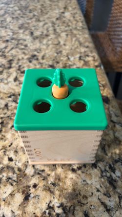 Lovevery carrot box