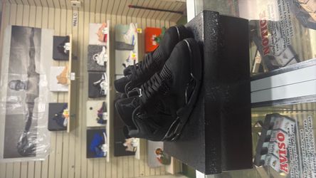 Air Jordan 4 Black Cat Sneakers(2025 edition)