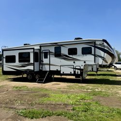 2021 Bighorn 32RS Fifth Wheel 