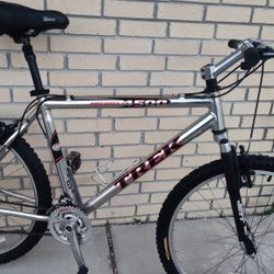 TREK 4500