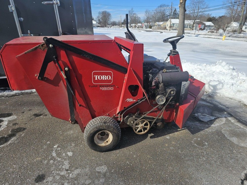 Toro 4800 Lawn Sweeper