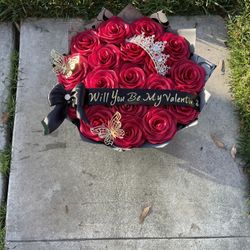 18ct Red Eternal Rose Ramo