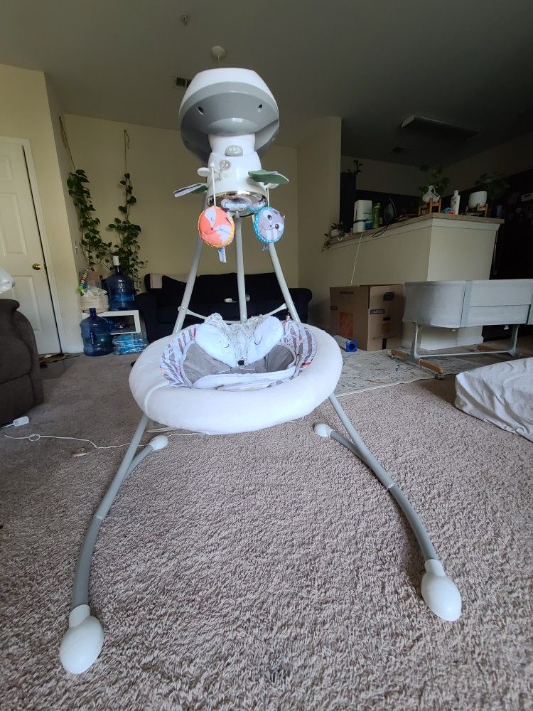 Baby Swing - Fisher Price - White